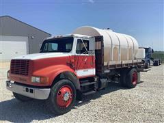 1993 International 4900 S/A Tanker Truck 