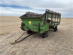 John Deere Feeder Wagon 