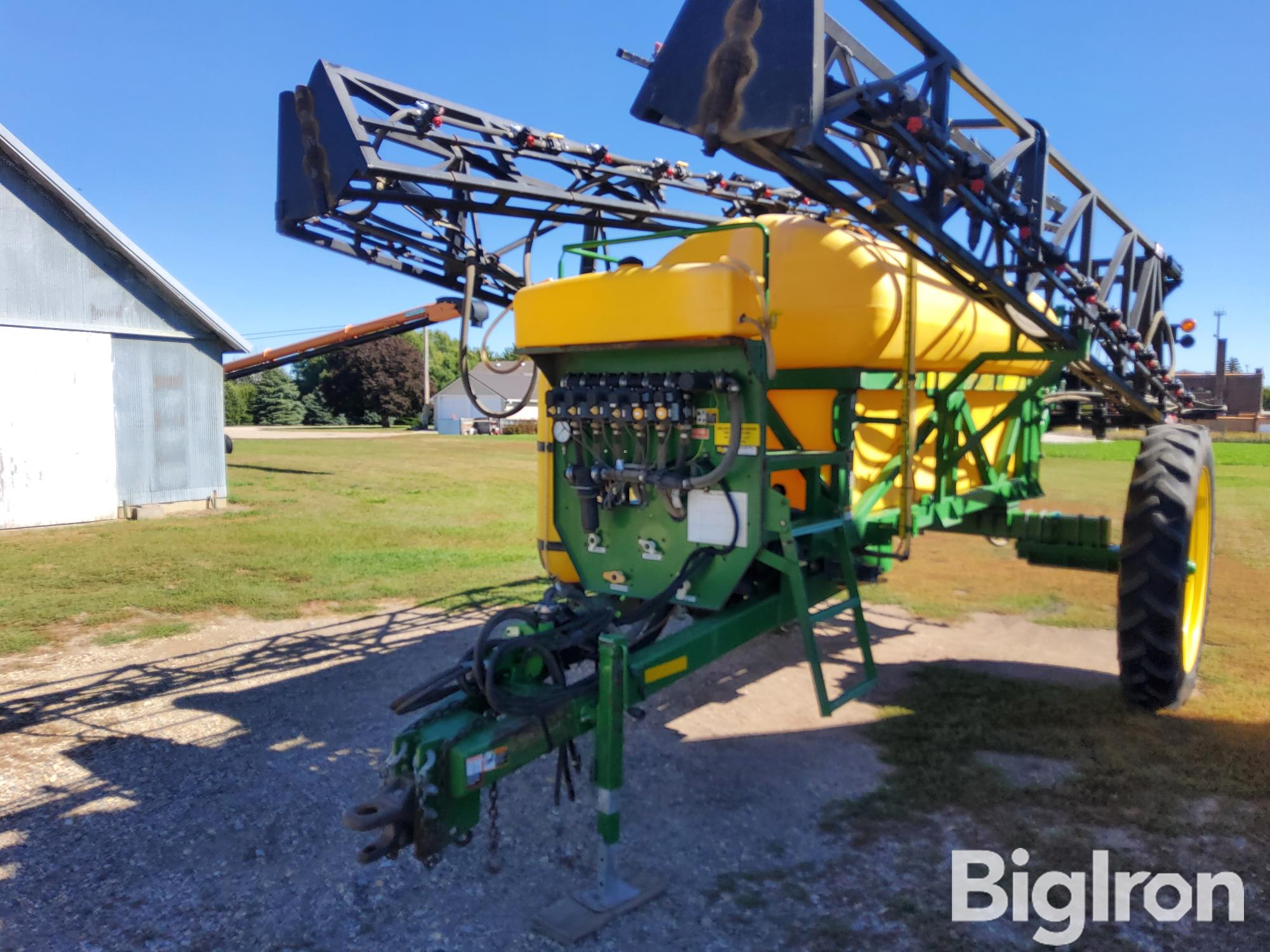 Redball 670 80'/90' Pull-Type Sprayer 