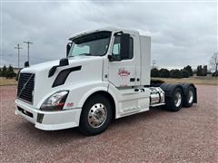 2011 Volvo VNL T/A Truck Tractor 
