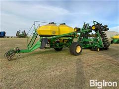 2005 John Deere 1890 Air Seeder & Air Cart 