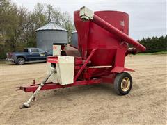 International 950 Grinder Mixer 