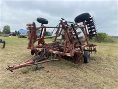 Massey Ferguson 820 22' Disk 