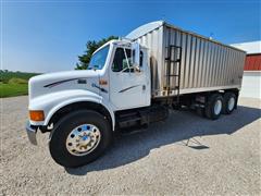 1996 International 4900 T/A Grain Truck 