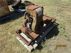 Wisconsin 1 Cylinder Hand Crank Engine 