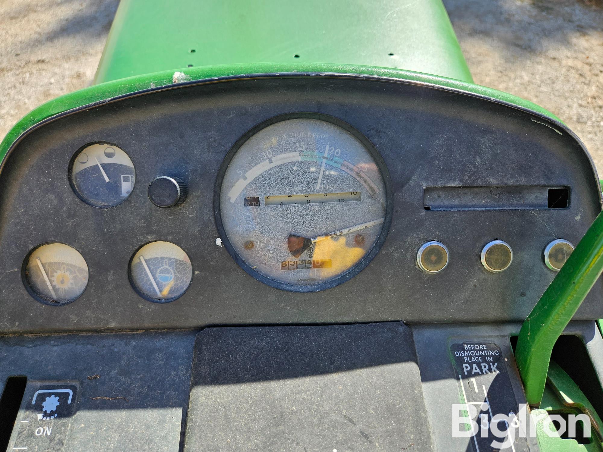 items/6d08553a858aef1194430022488d1829/1970johndeere40202wdtractor-33_271c255549d74f2cb865017d7492acea.jpg