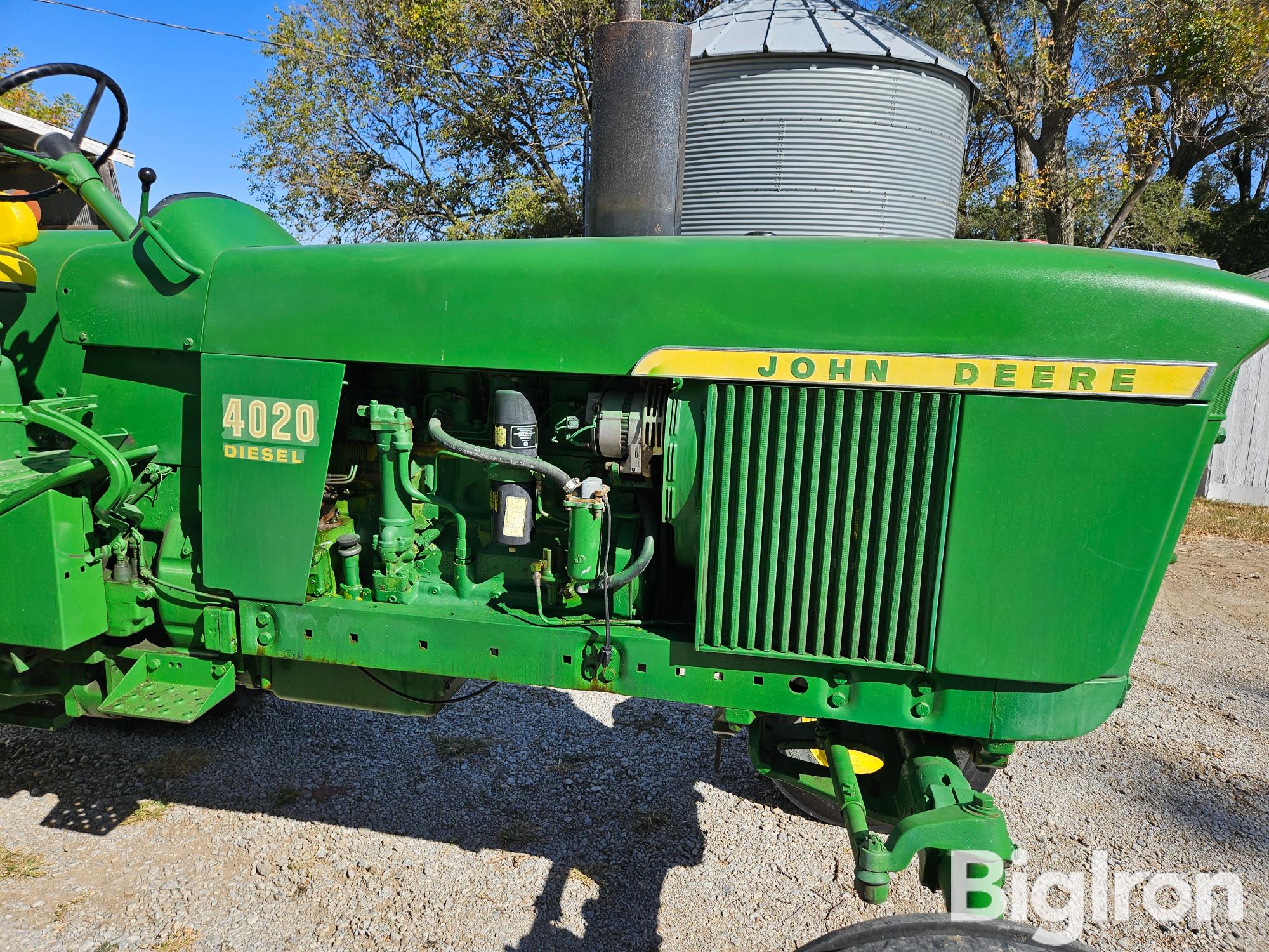 items/6d08553a858aef1194430022488d1829/1970johndeere40202wdtractor-33_8b4b88f93efb4508a30c3a6653311433.jpg