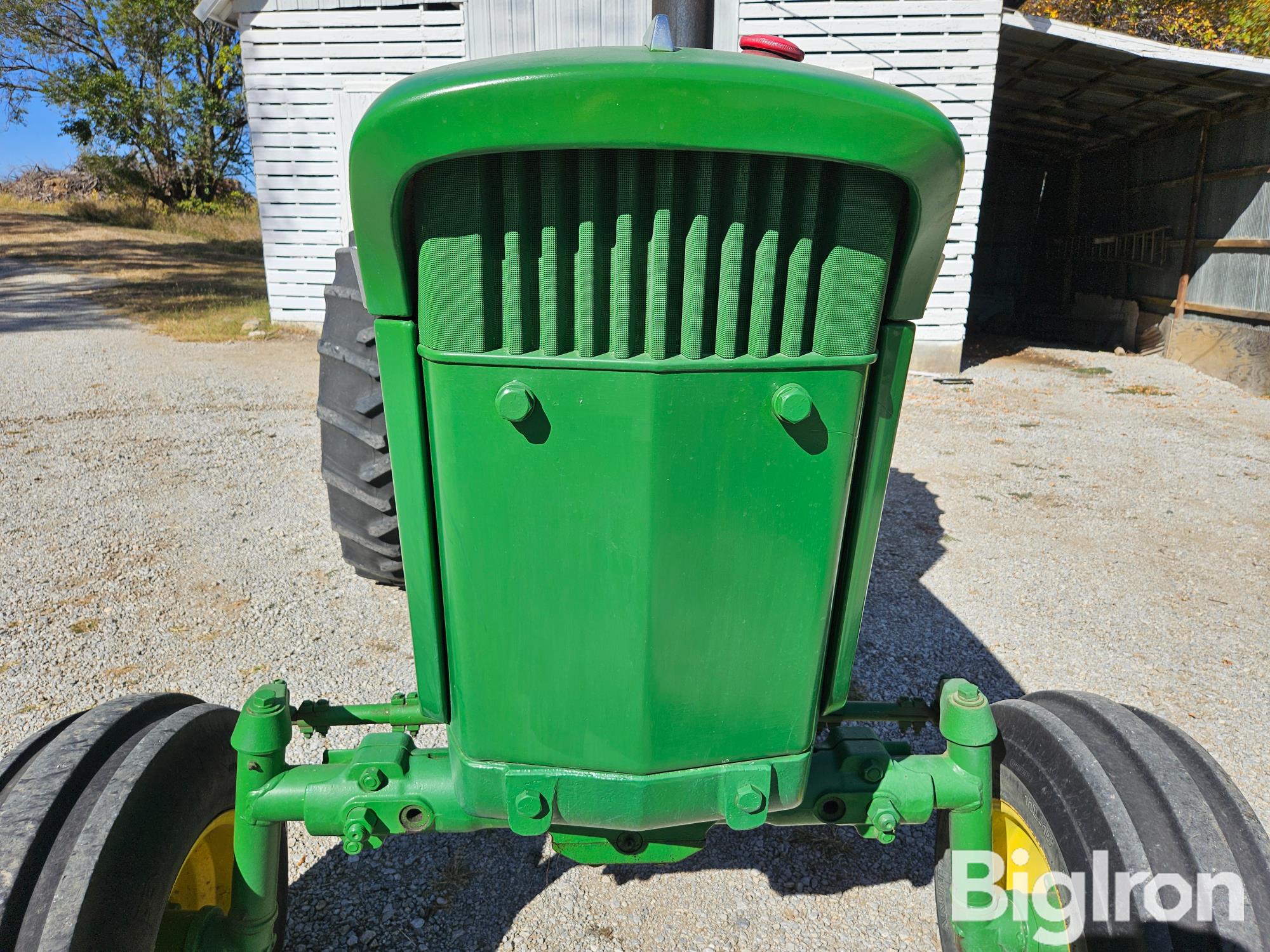 items/6d08553a858aef1194430022488d1829/1970johndeere40202wdtractor-33_8ef9d921276e4e6bae7e699896daa46e.jpg