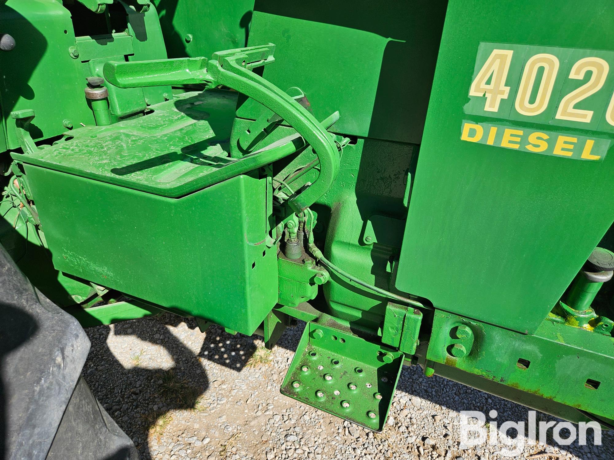 items/6d08553a858aef1194430022488d1829/1970johndeere40202wdtractor-33_94719b8877744efeb66ed280c0fdd338.jpg