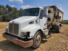2001 Kenworth T300 S/A Feed Truck 