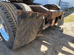 items/6d23045a1affee11a73c6045bd4ad734/2000peterbilt379daycabtrucktractor_73a786f4e4ab44baace422e9606949a3.jpg