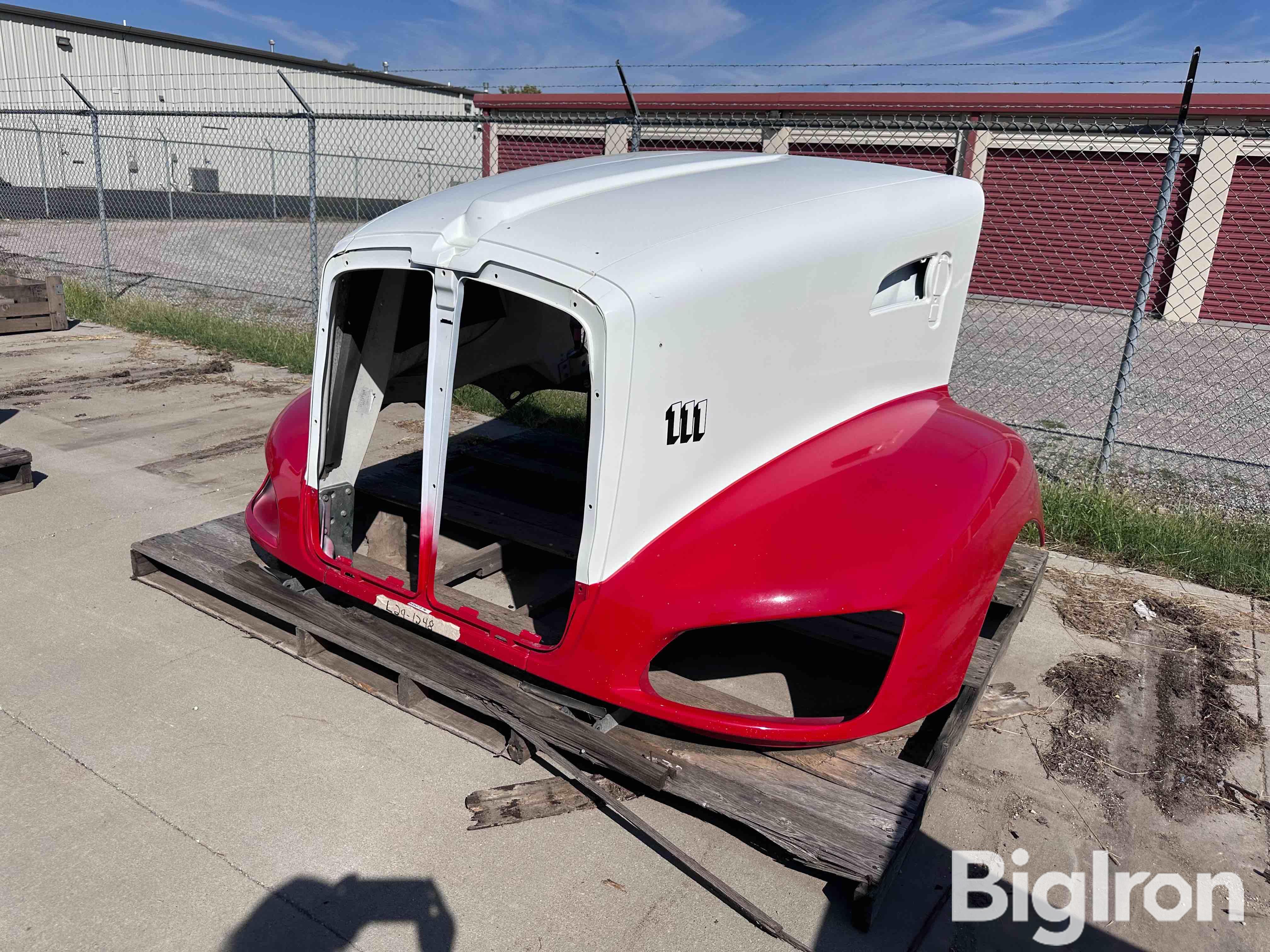 2008 Kenworth T660 Truck Tractor Hood 