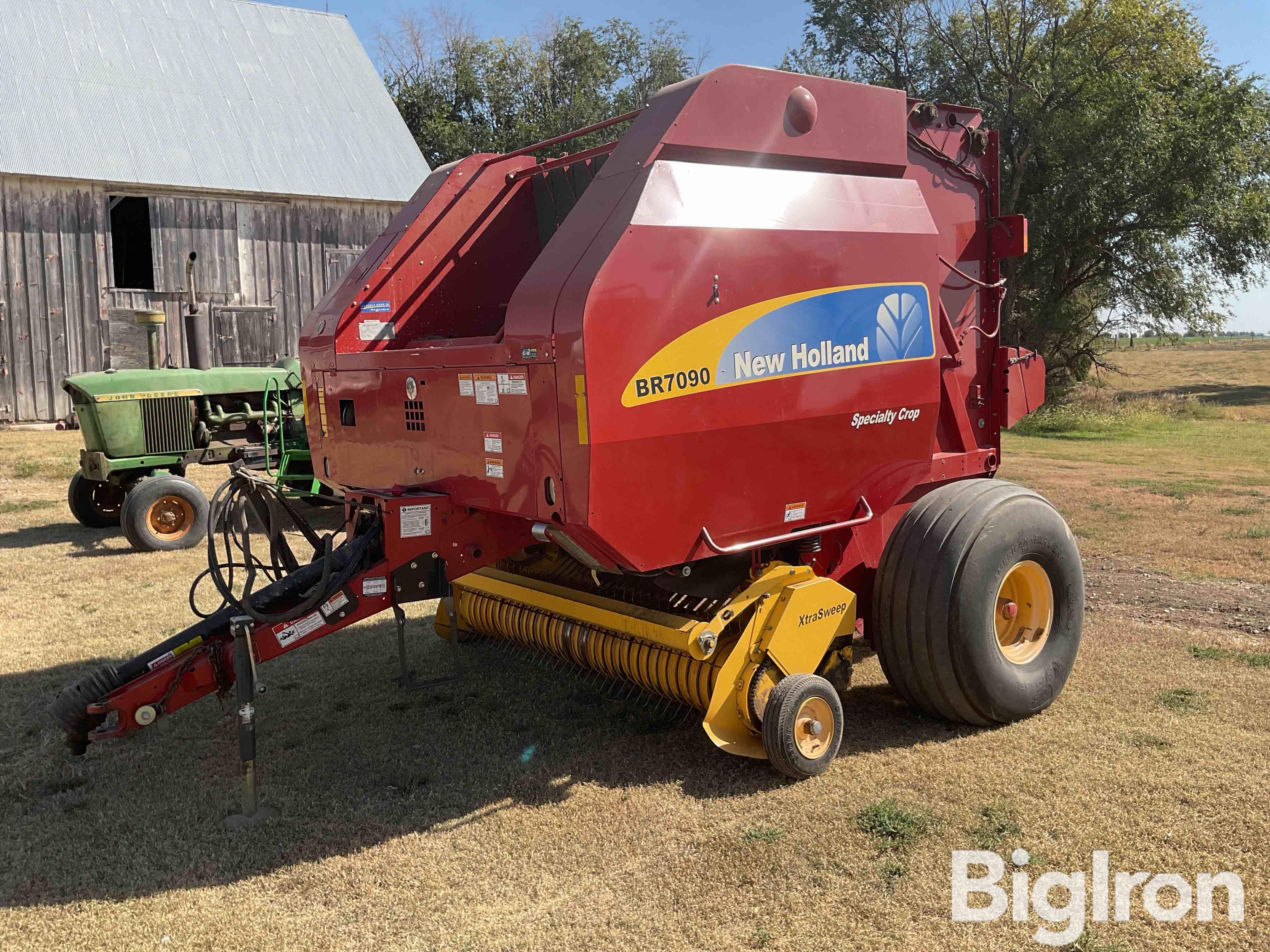 2013 New Holland BR7090 Specialty Crop Round Baler 