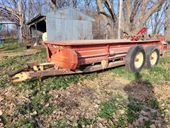 New Holland 676 T/A Manure Spreader 