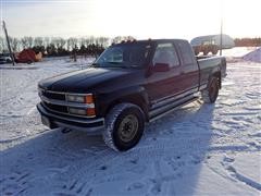 1998 Chevrolet 2500 4WD Extended Cab 6.5' Box Pickup 