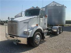 2005 Kenworth T800 T/A Day Cab Truck Tractor 