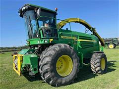 2011 John Deere 7950 2WD Self-Propelled Forage Harvester 