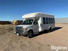 2010 Ford E450 Super Duty 2WD Cutaway Bus 