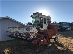 1975 International 715 2WD Combine 