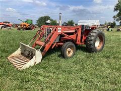 1975 International 574 2WD Tractor W/Loader & Bucket 