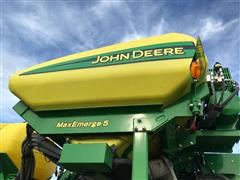 items/702b1ffd1ac4eb11ba5e0003fff9400f/2015johndeere1775ntmaxemerge524r30planter_2b7fb10cc7214d3f92ab8d4ab7e67201.jpg