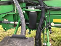 items/702b1ffd1ac4eb11ba5e0003fff9400f/2015johndeere1775ntmaxemerge524r30planter_8c9e6a6dc39e432d9e6da3a9f462764b.jpg