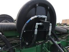 items/702b1ffd1ac4eb11ba5e0003fff9400f/2015johndeere1775ntmaxemerge524r30planter_b8c1e41895d144c7ba1cf69aa68210ad.jpg