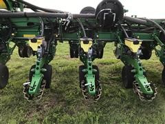 items/702b1ffd1ac4eb11ba5e0003fff9400f/2015johndeere1775ntmaxemerge524r30planter_f2f8c99c07794178920ad1d3c9e471e2.jpg