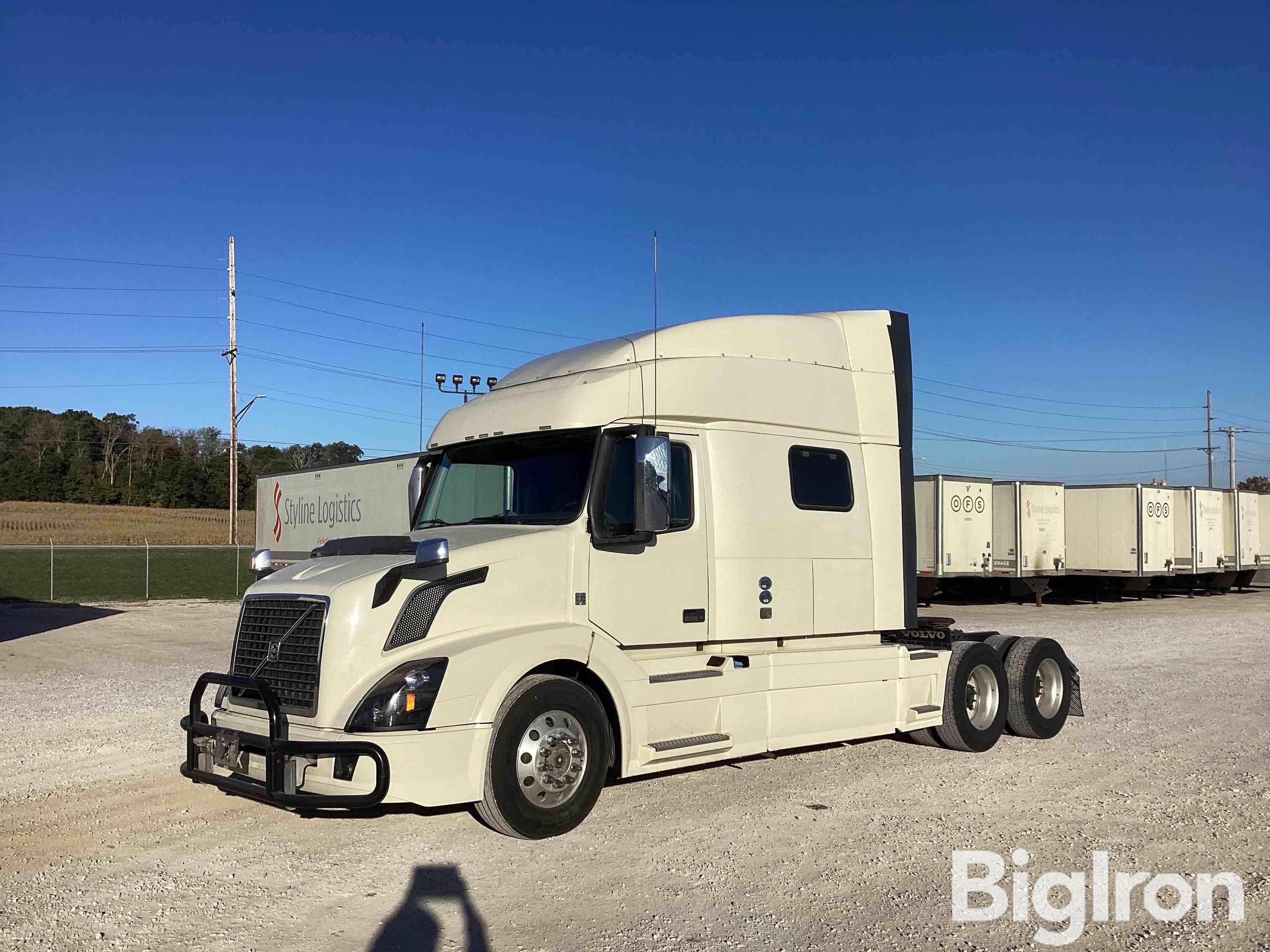 2017 Volvo VNL T/A Sleeper Truck Tractor 