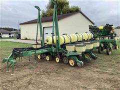 1991 John Deere 7200 MaxEmerge 2 12R30" Planter 