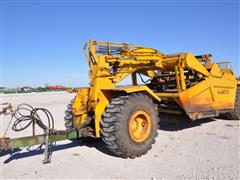 John Deere 762 Pull-Type Scraper 