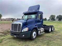 2012 Freightliner Cascadia 125 T/A Day Cab Truck Tractor 