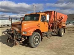 1992 International 4900 S/A Feed Truck 