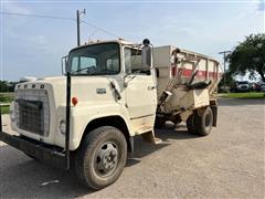 1982 Ford LN700 S/A Feed Truck 