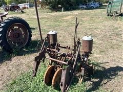 International Antique 2-Row Lister 