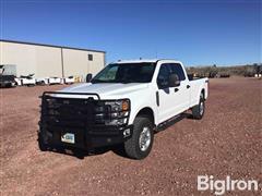 2017 Ford F350 XLT Crew Cab 4x4 Pickup 