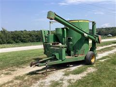 1989 John Deere 700 Grinder Mixer 