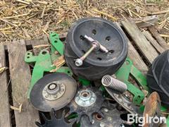 items/72c3033374fbef11a4de002248916f6f/fast-trac-closing-system-w-fertilizer-tubes-2_342707841aac46098be777bb856177c1.jpg