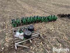 items/72c3033374fbef11a4de002248916f6f/fast-trac-closing-system-w-fertilizer-tubes-2_4aed7fd933ff48c4be61d9e6ca8c1fd6.jpg