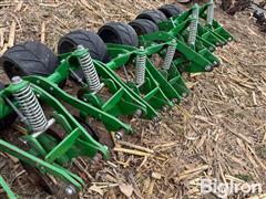 items/72c3033374fbef11a4de002248916f6f/fast-trac-closing-system-w-fertilizer-tubes-2_62bf6170ca3945f2971b5119889805de.jpg