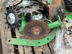items/72c3033374fbef11a4de002248916f6f/fast-trac-closing-system-w-fertilizer-tubes-2_a7a9185f52f647c88a4031527595e58f.jpg