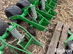 items/72c3033374fbef11a4de002248916f6f/fast-trac-closing-system-w-fertilizer-tubes-2_b31535d7ca814e9e8b797a64d38726ac.jpg