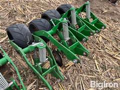 items/72c3033374fbef11a4de002248916f6f/fast-trac-closing-system-w-fertilizer-tubes-2_f6e50a2718a4481ab548f1c353893a81.jpg