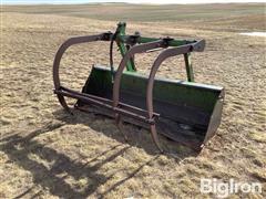 John Deere Bucket W/Grapple 