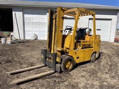 White MA100 Forklift 