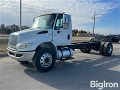 2015 International 4400 S/A Cab & Chassis 