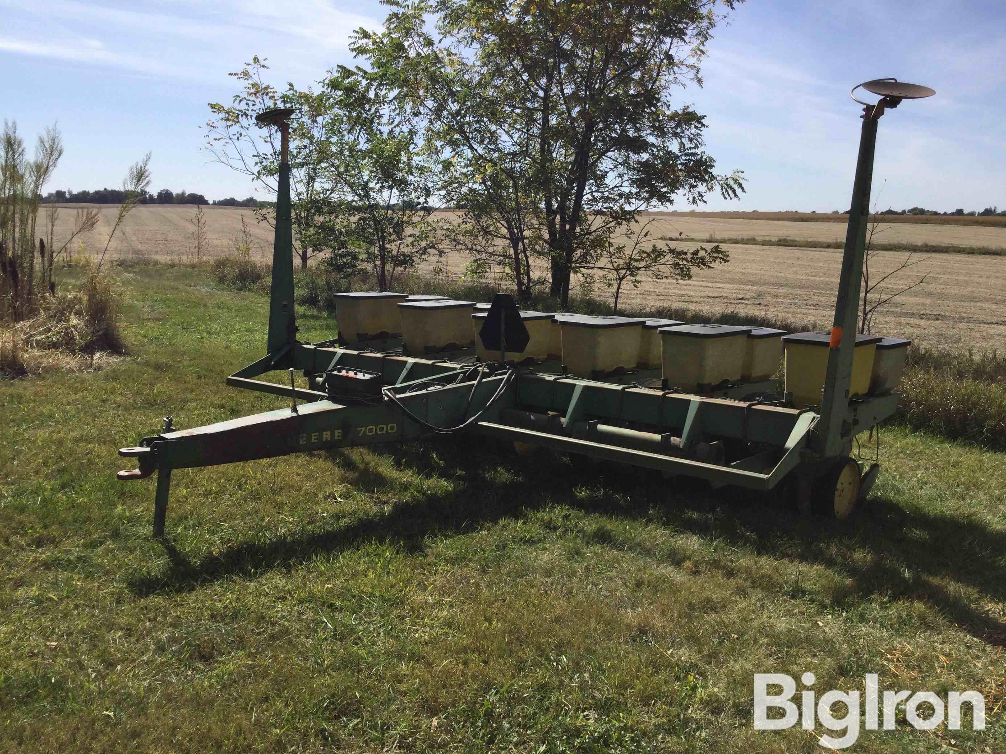 1987 John Deere 7000 6R30" Planter 