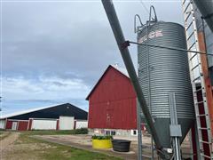 Brock Bulk Feed Bin w/ Auger 