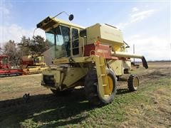 1984 New Holland TR85 2WD Combine 