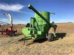 John Deere 400 Grinder Mixer 